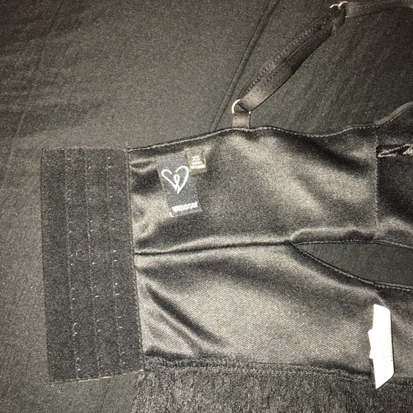 Black crop top - Picture 3 of 3